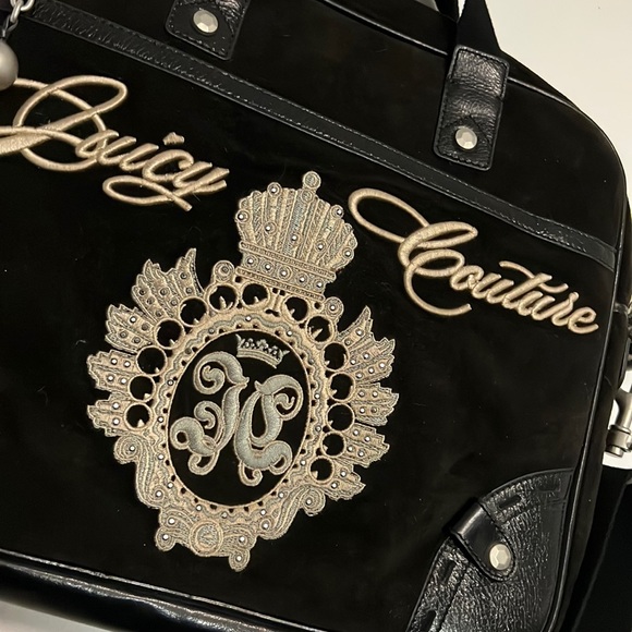 Juicy Couture Y2K Velour Logo Embroidered Messenger Crossbody Shoulder Bag - Picture 2 of 6
